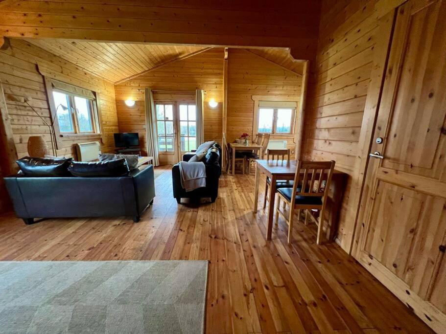 Lilly Lodge, Lake Pochard South Cerney Ngoại thất bức ảnh