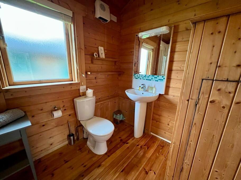 Lilly Lodge, Lake Pochard South Cerney Ngoại thất bức ảnh