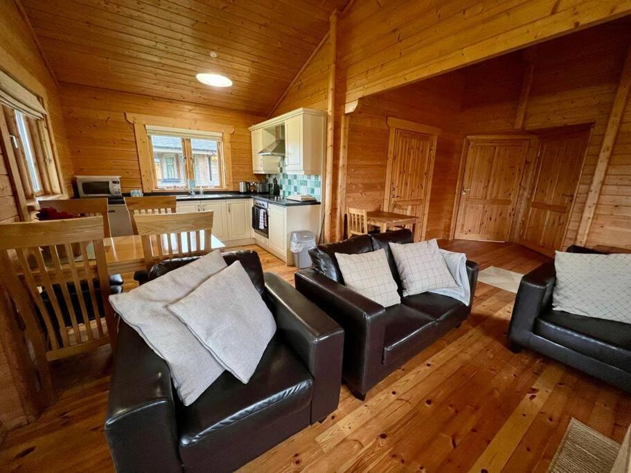 Lilly Lodge, Lake Pochard South Cerney Ngoại thất bức ảnh